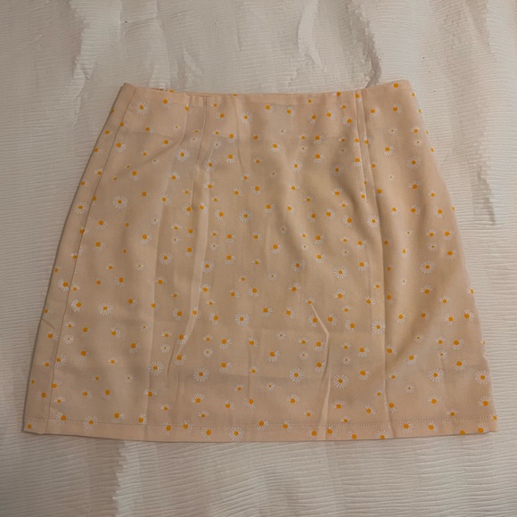 Princess Polly Floral Mini Skirt with Button Up Side Slit - Picture 2 of 3